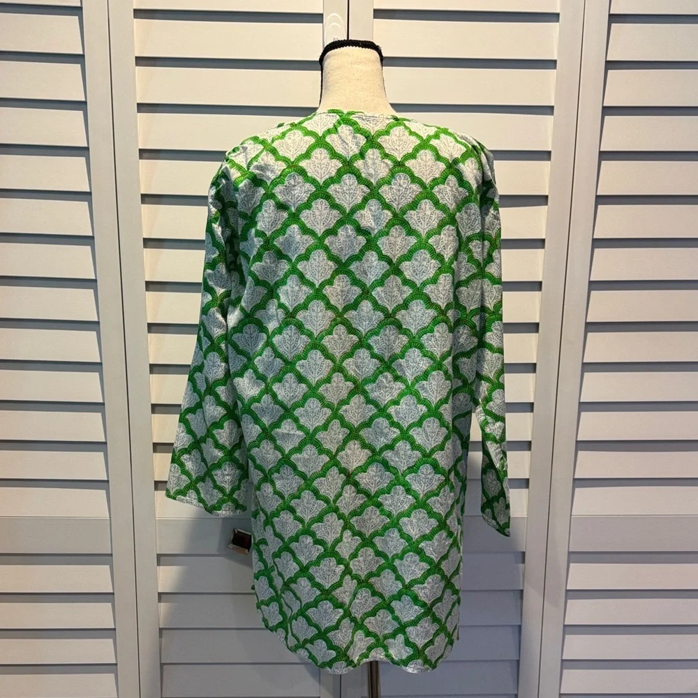Roberta Roller Rabbit Pre Owned Green and White printed Tunic. - Picture 5 of 10